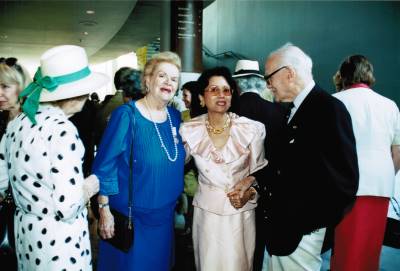 <span class='aslide1'>Maureen Forrester with Nicholas Goldschmidt and Conchita Tan-Willman</span>