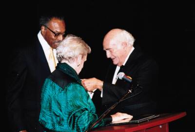 <span class='aslide1'>Maureen Forrester with Lt. Governor Lincoln Alexander and Dr. Kenneth Mills</span>